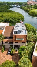 6100 Paradise Point Dr in Palmetto Bay, FL - Building Photo - Building Photo
