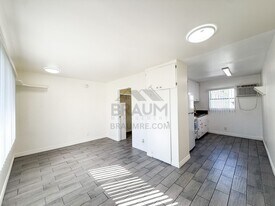 15634 Leadwell St in Los Angeles, CA - Building Photo