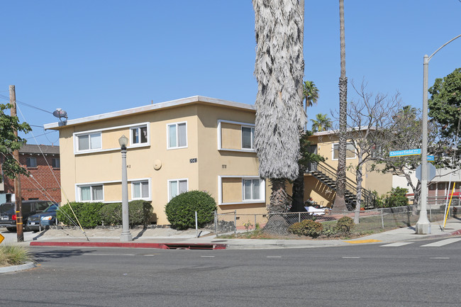 2041 Cloverfield Blvd in Santa Monica, CA - Building Photo - Primary Photo