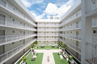 Legacy at Brickell in Miami, FL - Foto de edificio - Building Photo