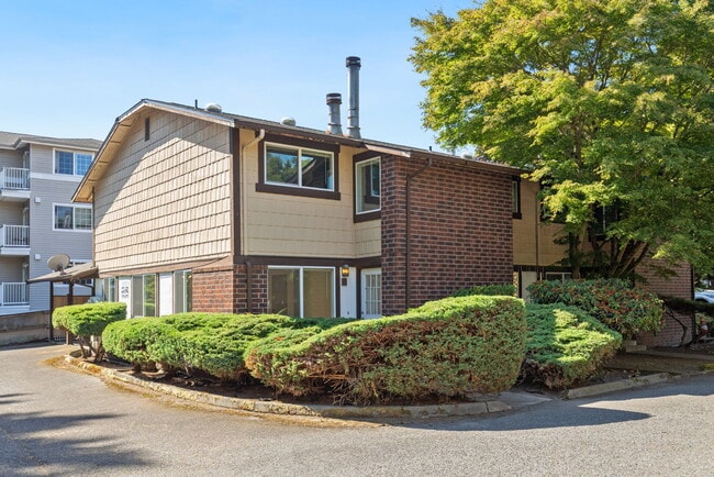 11334 3rd Ave NE, Unit D in Seattle, WA - Foto de edificio - Building Photo