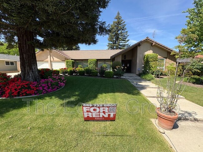 property at 733 N Fulgham Ct