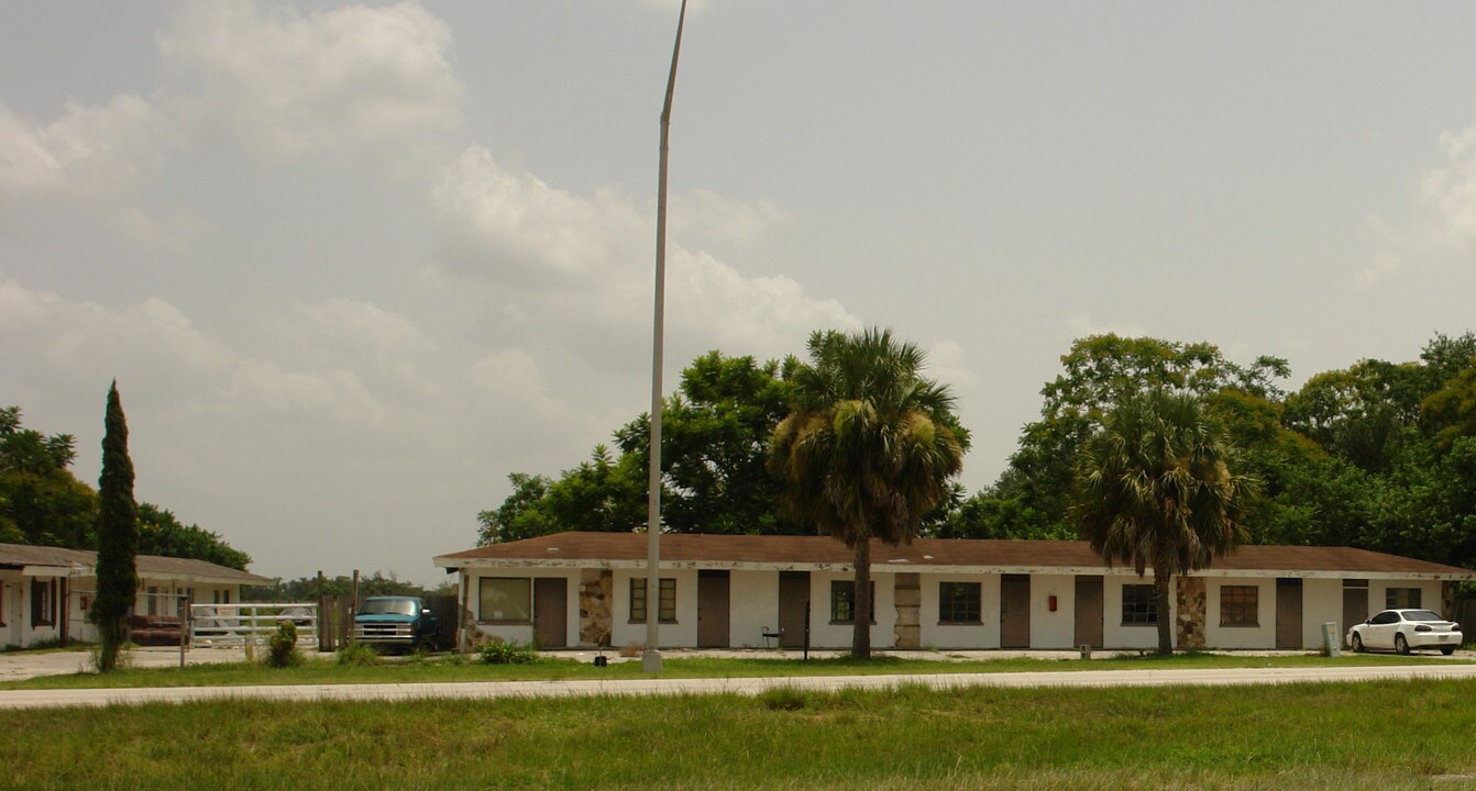 1720 Us Highway 27 N in Avon Park, FL - Building Photo