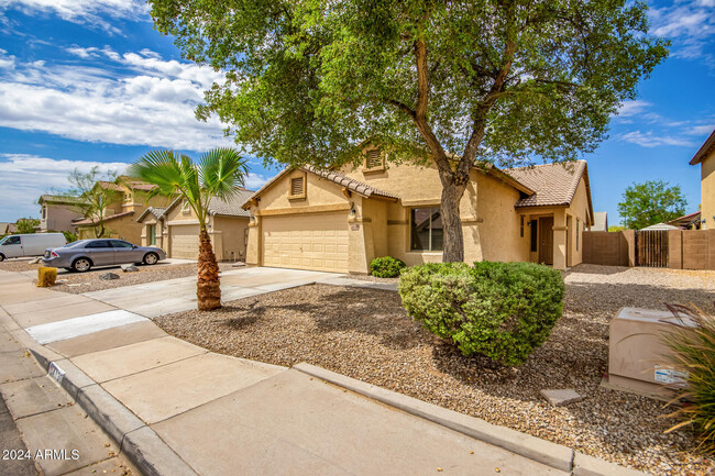 4136 S 249th Dr in Buckeye, AZ - Building Photo - Building Photo