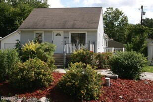 3268 Troy Ave in Troy, MI - Building Photo