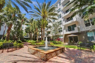 2401 NE 65th St in Fort Lauderdale, FL - Building Photo - Building Photo
