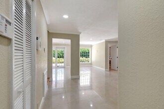 4610 Pine Tree Dr in Delray Beach, FL - Building Photo - Building Photo