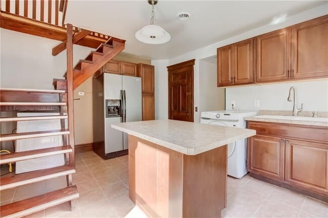 32 Birch Crescent in Rochester, NY - Foto de edificio - Building Photo