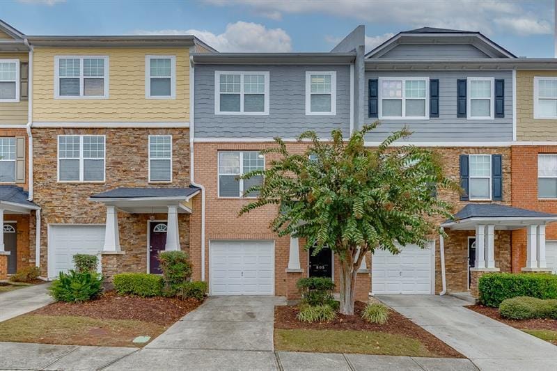 805 Tulip Poplar Way in Lawrenceville, GA - Building Photo