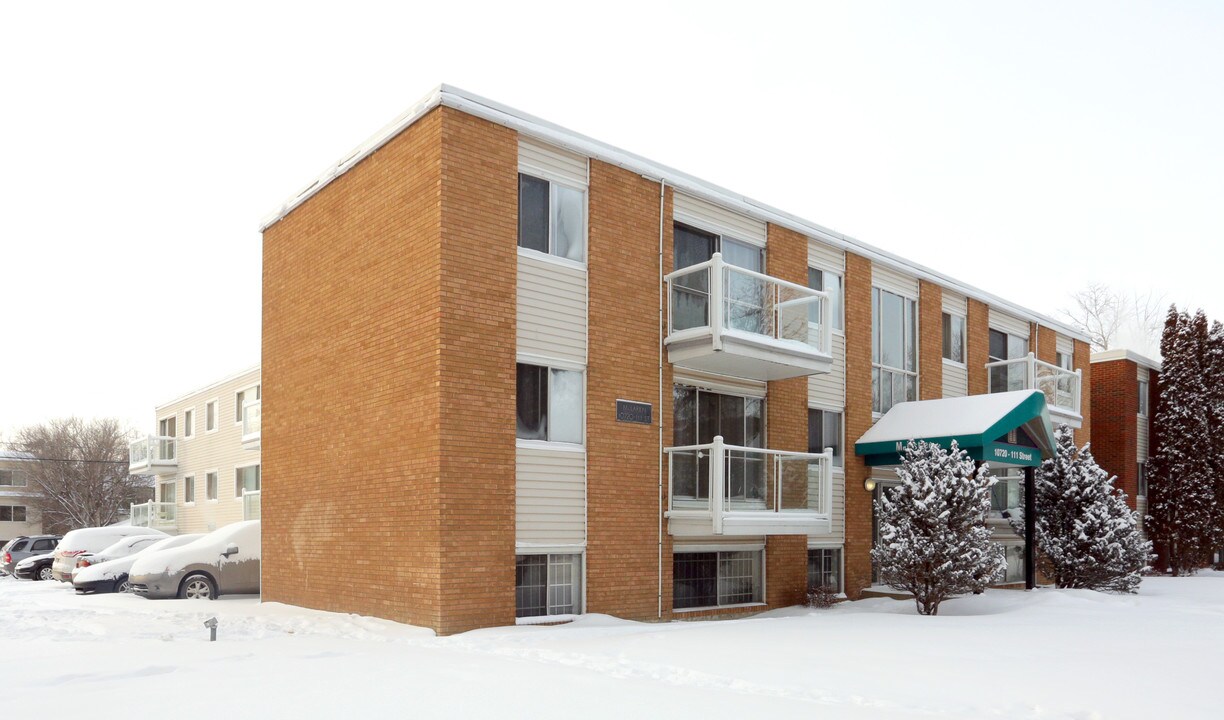 McLaren Manor in Edmonton, AB - Building Photo