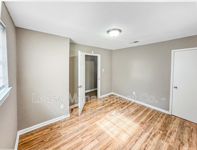 321 Robinson Ave in Marrero, LA - Building Photo