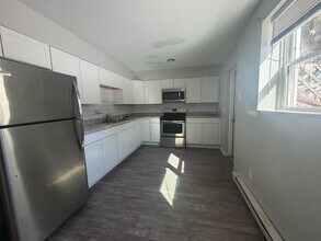 1407 Bridge Ave in Davenport, IA - Building Photo - Building Photo