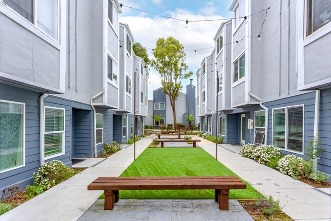 Villages at Pacifica in Pacifica, CA - Building Photo - Building Photo
