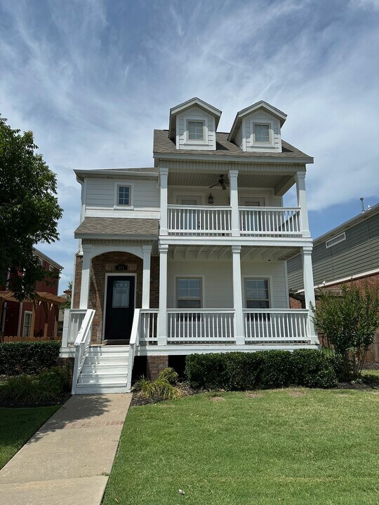 571 N Rupple Rd in Fayetteville, AR - Foto de edificio