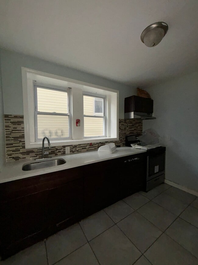 124 N Grove St, Unit 3