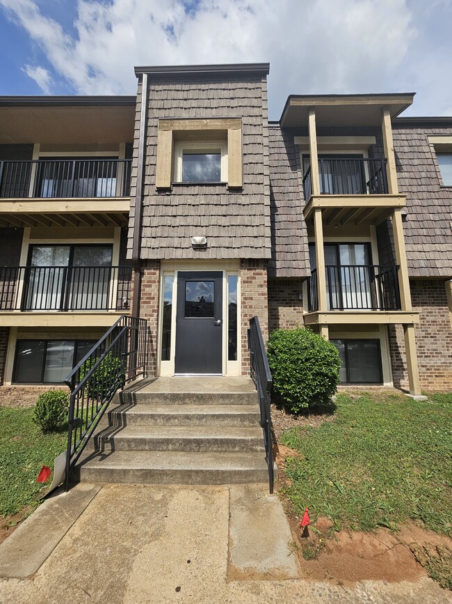 property at 1101 Menlo Dr