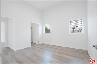 8532 Cashio St in Los Angeles, CA - Building Photo - Building Photo