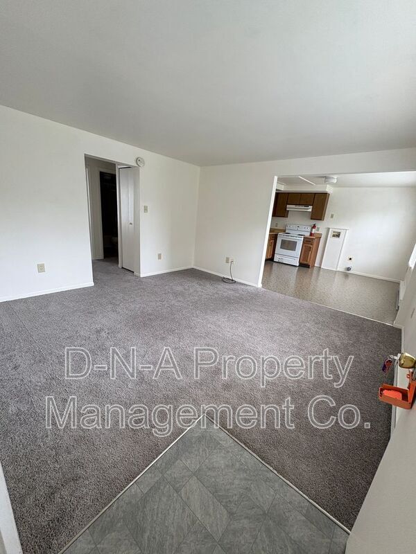 111 Lenox Ave in East Stroudsburg, PA - Foto de edificio - Building Photo