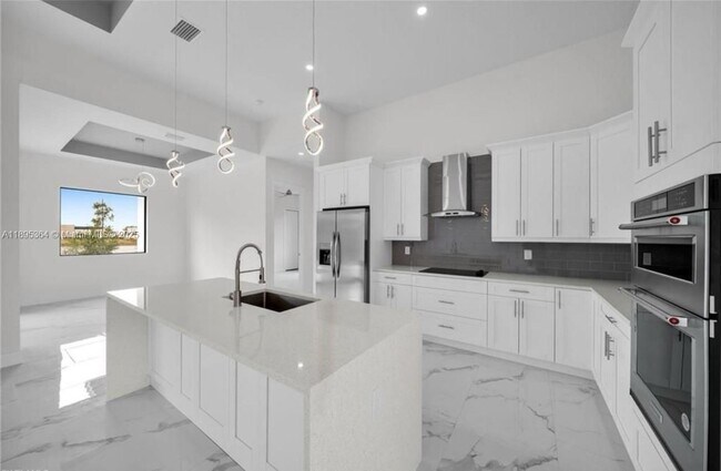 50 NE 4th St in Cape Coral, FL - Building Photo - Building Photo