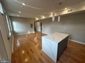 914-18 W Susquehanna Ave-Unit -1 in Philadelphia, PA - Building Photo - Building Photo