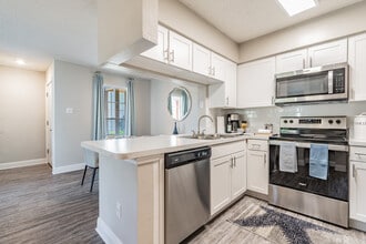 Enclave on East Apartments in Largo, FL - Building Photo - Building Photo