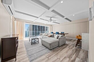 1645 Ala Wai Blvd in Honolulu, HI - Building Photo - Building Photo