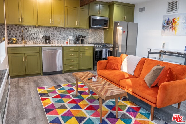 property at 1933 1/2 Lemoyne St