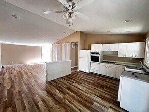 4017 Hillbrook Dr in Louisville, KY - Building Photo - Building Photo