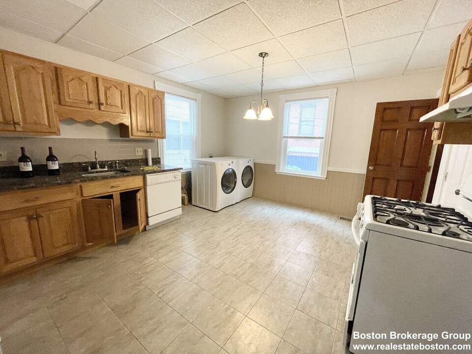 65 Roseclair St, Unit 1 in Boston, MA - Building Photo