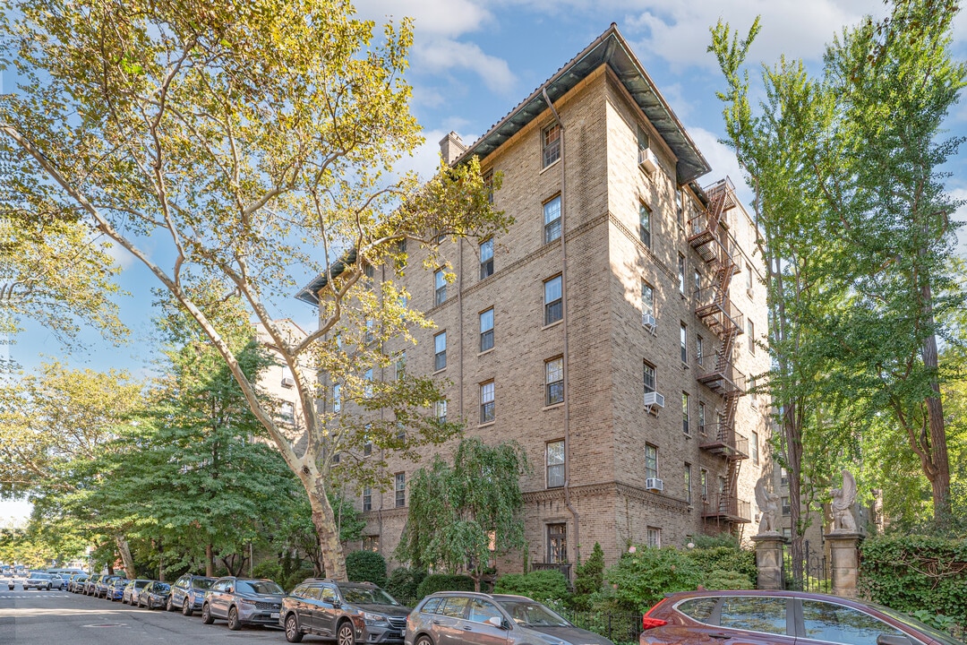 The Towers in Jackson Heights, NY - Foto de edificio