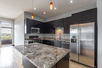 2348 N Lister Ave in Chicago, IL - Building Photo - Building Photo