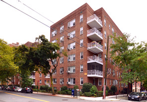 600 W 239th St Apartments