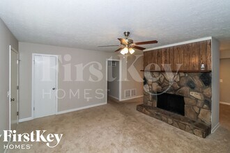 3960 Watkins Way in Douglasville, GA - Foto de edificio - Building Photo