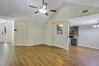 607 S Skinner Ave in Pooler, GA - Building Photo - Building Photo