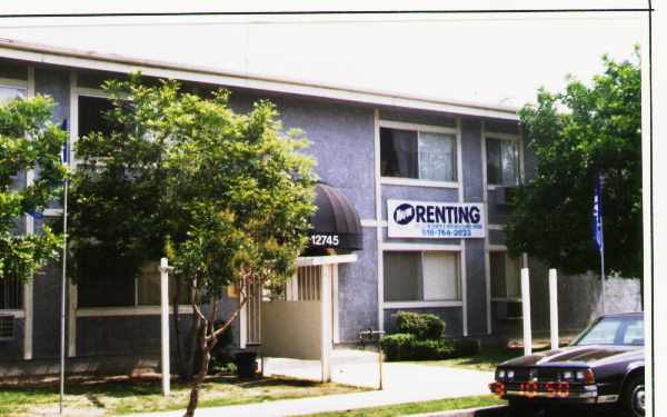 12745 Vanowen St in North Hollywood, CA - Building Photo - Building Photo