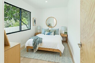 2282 Whitney Ave, Unit 1 in Summerland, CA - Foto de edificio - Building Photo