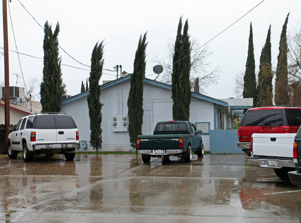 916-922 Vermont Ave in Turlock, CA - Building Photo