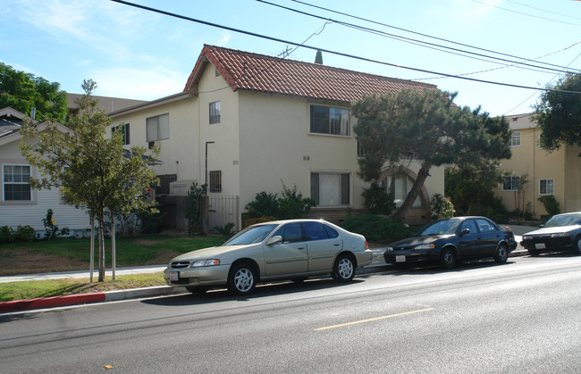 1006 E Lexington Dr in Glendale, CA - Foto de edificio - Building Photo