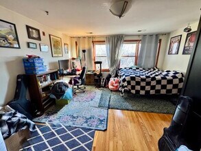 108 Allston St, Unit 4 in Boston, MA - Foto de edificio - Building Photo