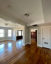 181 Harvard St, Unit 2 in Brookline, MA - Building Photo - Building Photo