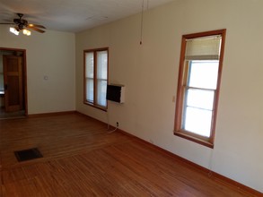 2121 Walnut St in Cedar Falls, IA - Building Photo - Building Photo