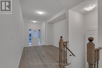 481 Manhattan Common in Oakville, ON - Building Photo - Building Photo