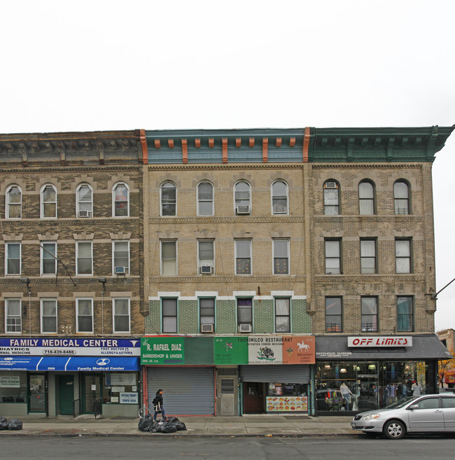 5904 5th Ave in Brooklyn, NY - Foto de edificio - Building Photo