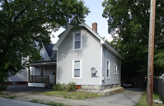 495-501 Wilson St in Manchester, NH - Foto de edificio - Building Photo