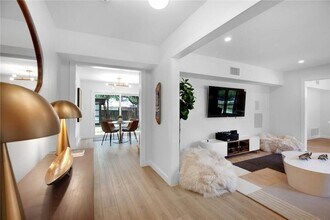 7106 S Ute Trail in Austin, TX - Building Photo - Building Photo