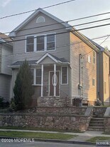 154 Maple Ave in Wallington, NJ - Building Photo