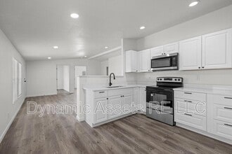 403 N Walnut St in Pittsburg, KS - Building Photo - Building Photo