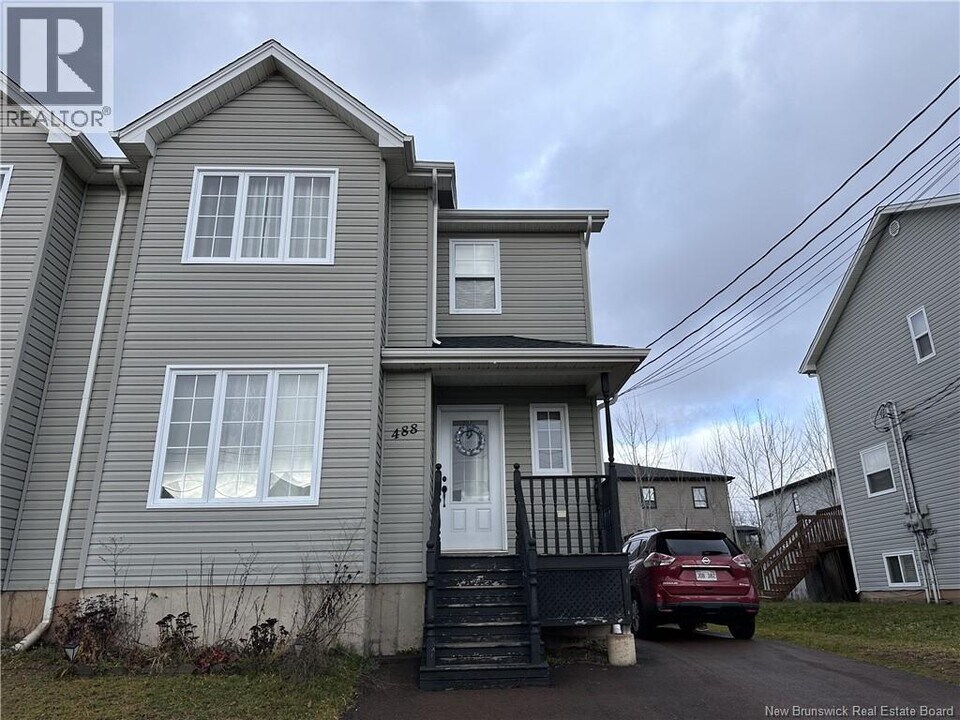 488 Evergreen Dr in Moncton, NB - Building Photo