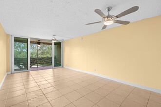 9441 Live Oak Pl, Unit 304 in Davie, FL - Building Photo - Building Photo