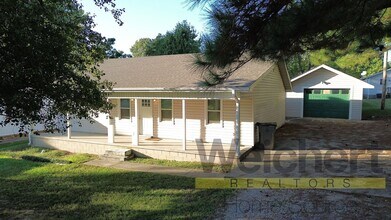 811 Pinewood Dr in Paragould, AR - Building Photo - Building Photo